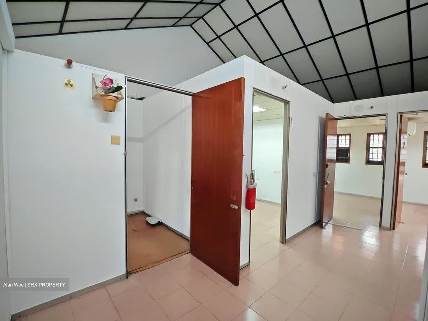 Jurong West Street 92 (D22), Shop House #576584641